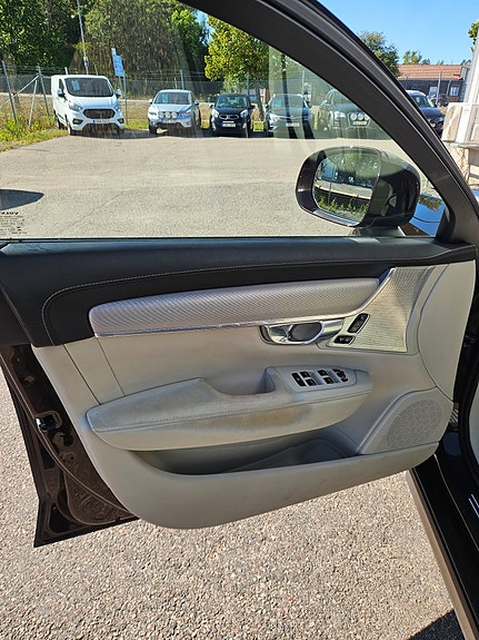 Volvo V90 Cross Country 9 of 30