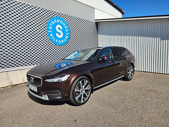 Volvo V90 Cross Country 4 of 30