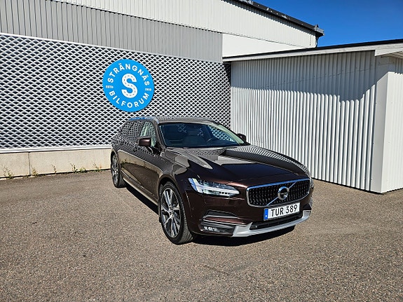 Volvo V90 Cross Country 3 of 30