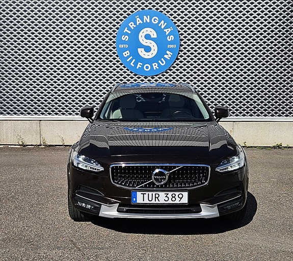 Volvo V90 Cross Country 2 of 30