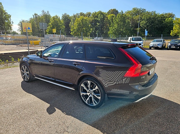Volvo V90 Cross Country 6 of 30