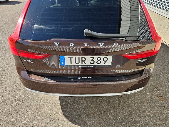 Volvo V90 Cross Country 7 of 30