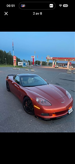 Chevrolet Corvette 4 of 5