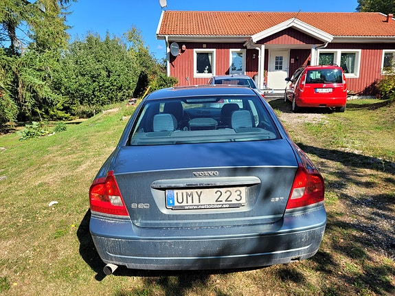 Volvo S80 3 of 4