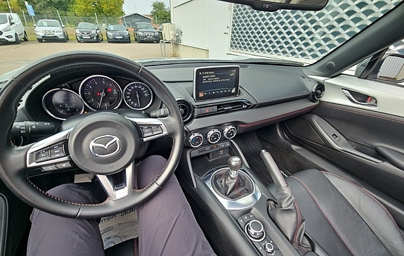 Mazda MX-5 7 of 17