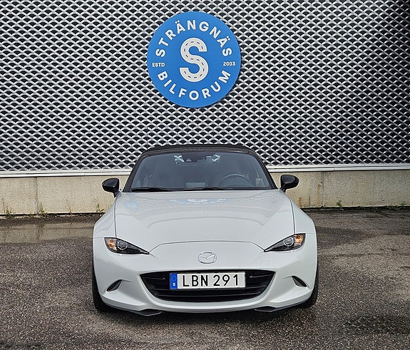 Mazda MX-5 2 of 17