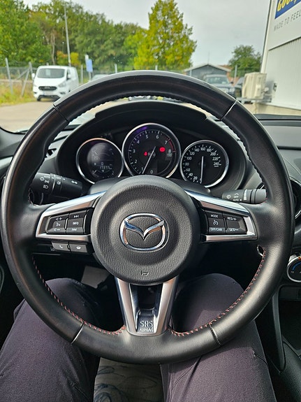 Mazda MX-5 11 of 17