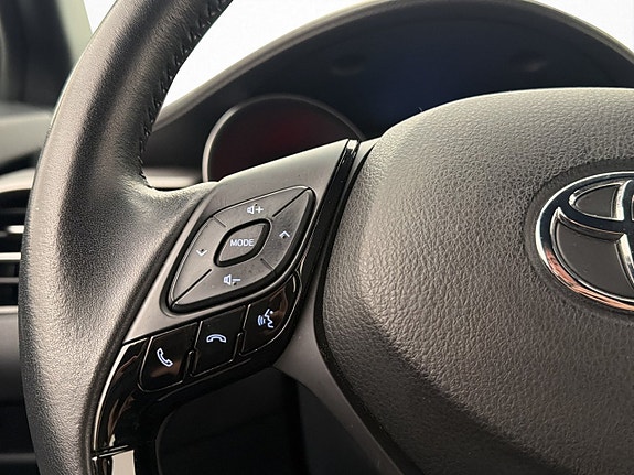 Toyota C-HR 14 of 27