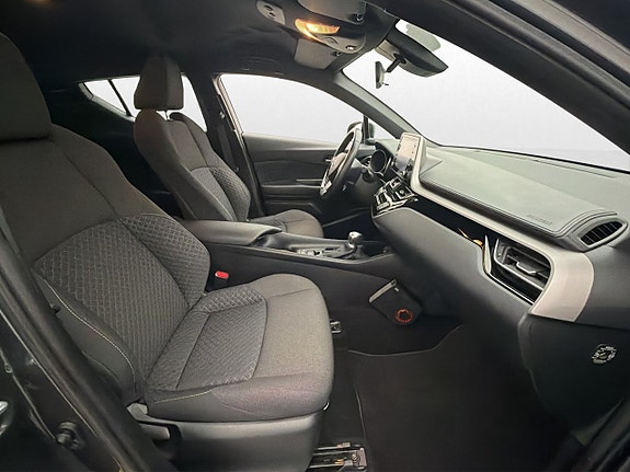 Toyota C-HR 17 of 27
