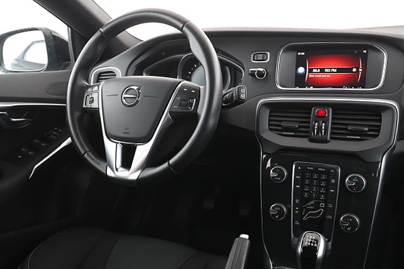 Volvo V40 14 of 30