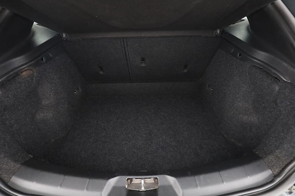 Volvo V40 18 of 30