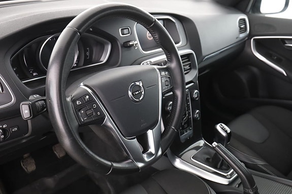Volvo V40 12 of 30