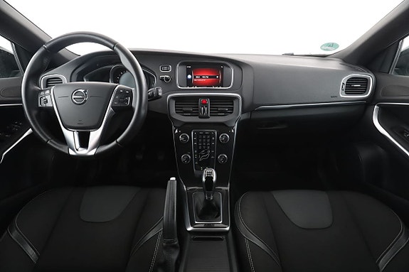 Volvo V40 13 of 30