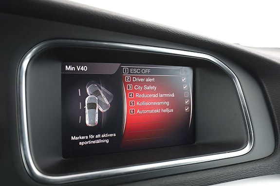 Volvo V40 22 of 30