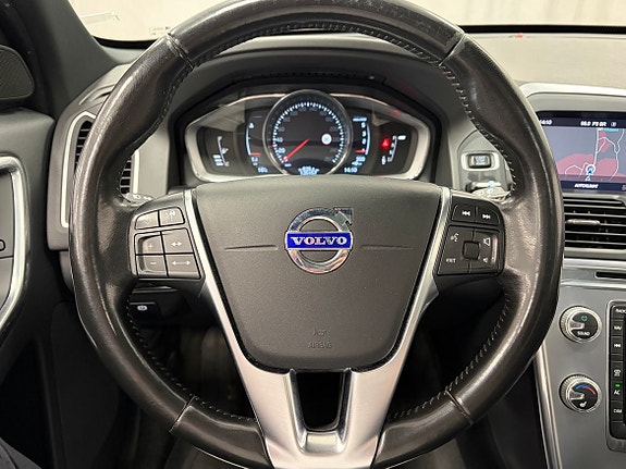 Volvo XC60 8 of 21