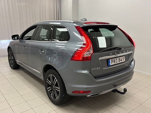 Volvo XC60 3 of 21