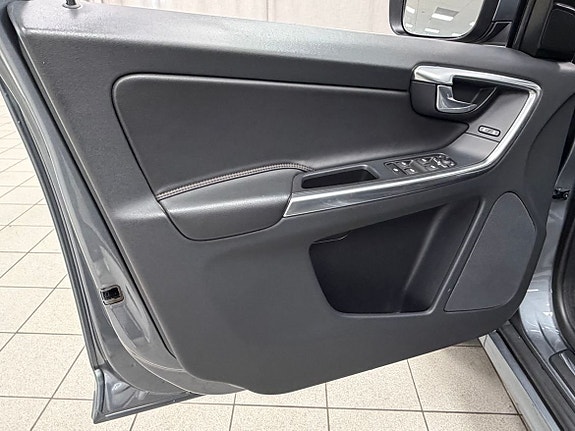 Volvo XC60 5 of 21