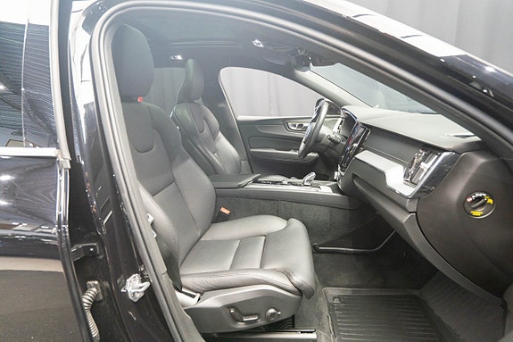 Volvo XC60 12 of 27