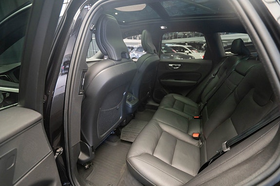 Volvo XC60 20 of 27