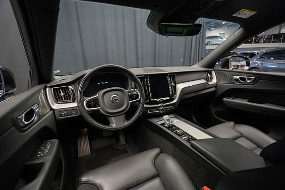 Volvo XC60 10 of 27