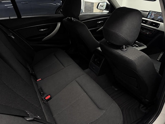 BMW 320d 20 of 22