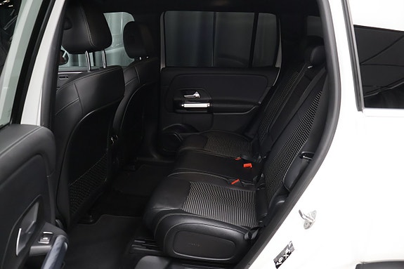 Mercedes-Benz EQB300 12 of 25