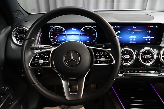 Mercedes-Benz EQB300 16 of 25