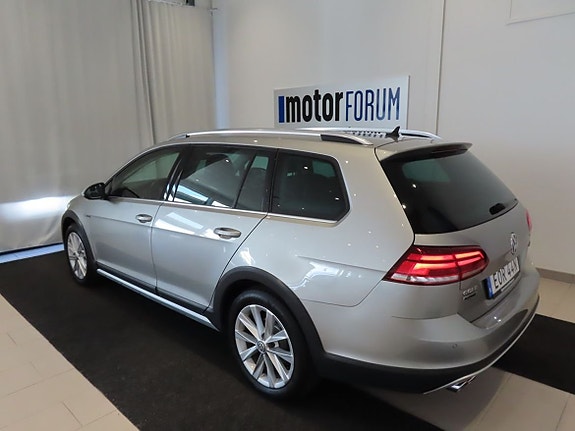 Volkswagen Golf Alltrack 3 of 20