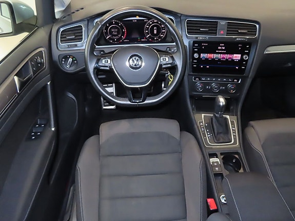 Volkswagen Golf Alltrack 8 of 20