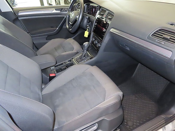 Volkswagen Golf Alltrack 9 of 20
