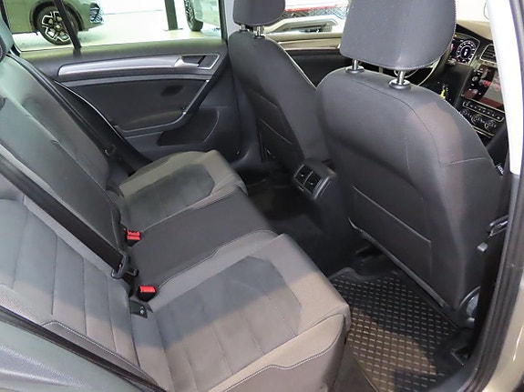 Volkswagen Golf Alltrack 10 of 20