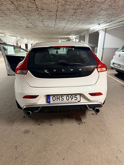Volvo V40 3 of 6