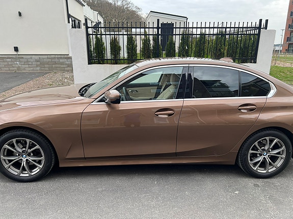 BMW 320d 4 of 5