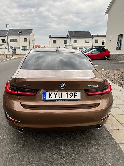 BMW 320d 3 of 5