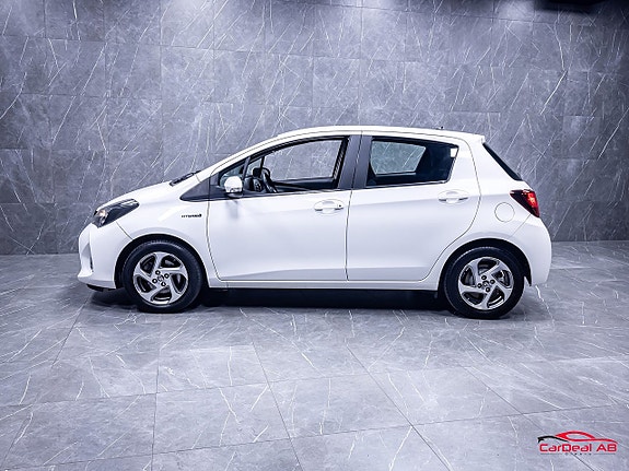 Toyota Yaris 4 of 30
