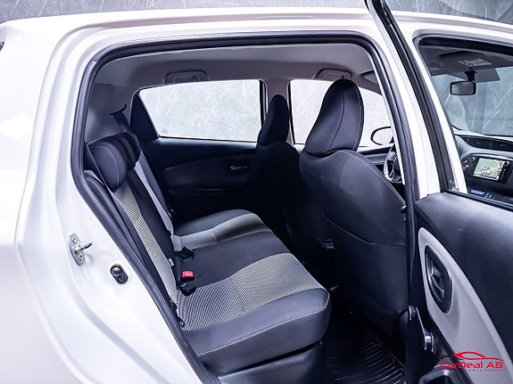 Toyota Yaris 16 of 30