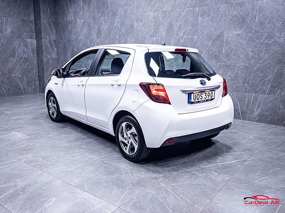 Toyota Yaris 5 of 30