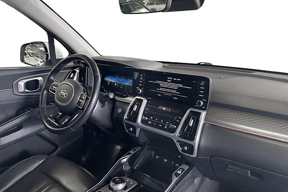 Kia Sorento 15 of 30
