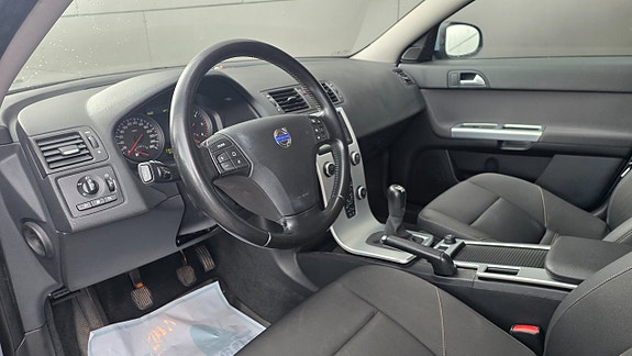 Volvo V50 9 of 16