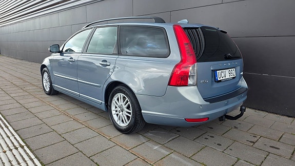 Volvo V50 3 of 16