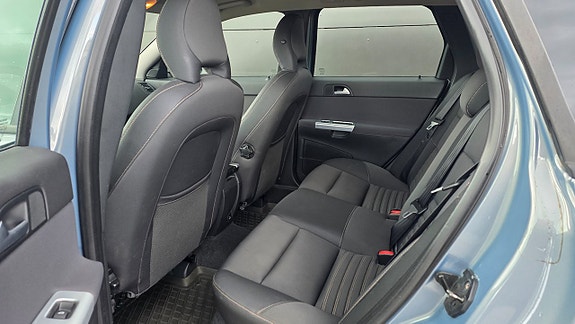 Volvo V50 6 of 16