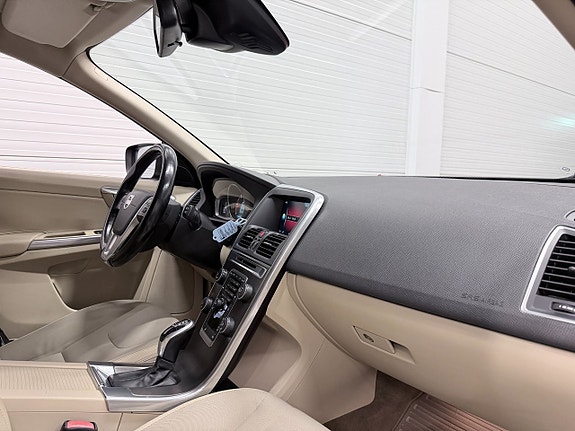 Volvo XC60 12 of 14