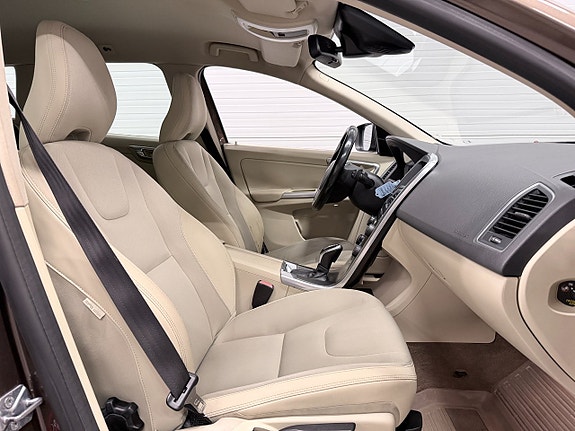 Volvo XC60 13 of 14