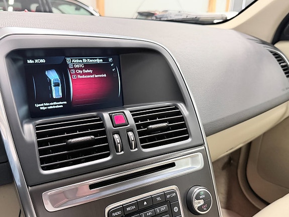 Volvo XC60 10 of 14