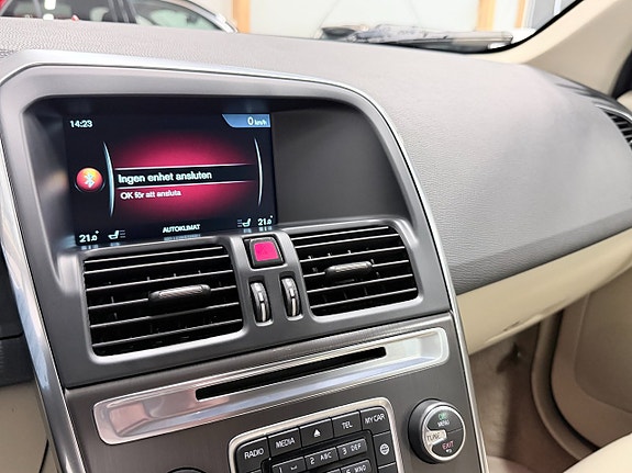 Volvo XC60 11 of 14
