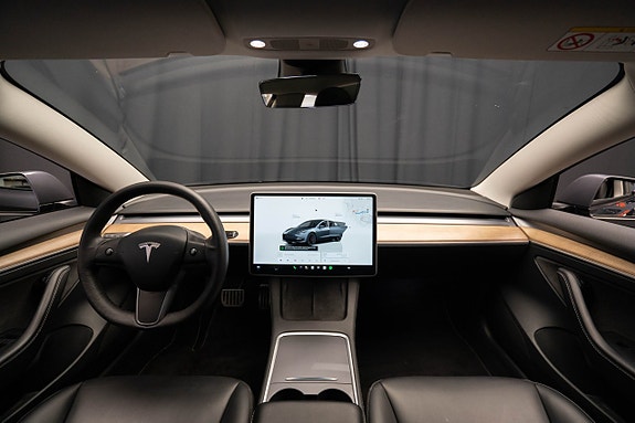 Tesla Model 3 13 of 20