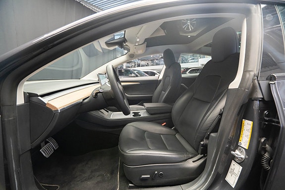 Tesla Model 3 15 of 20