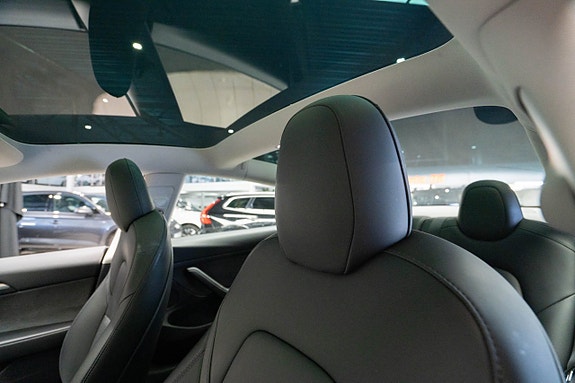 Tesla Model 3 12 of 20