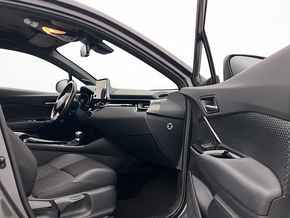 Toyota C-HR 25 of 30