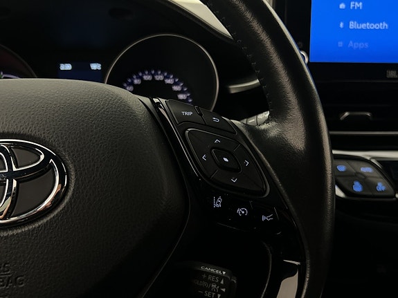 Toyota C-HR 18 of 30